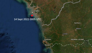 Armed Boarding and Theft: 32nm SW of Conakry